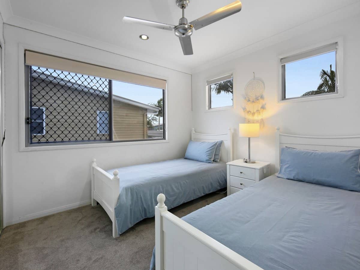 59 Venice Street, BURLEIGH WATERS - Thumbnail 9