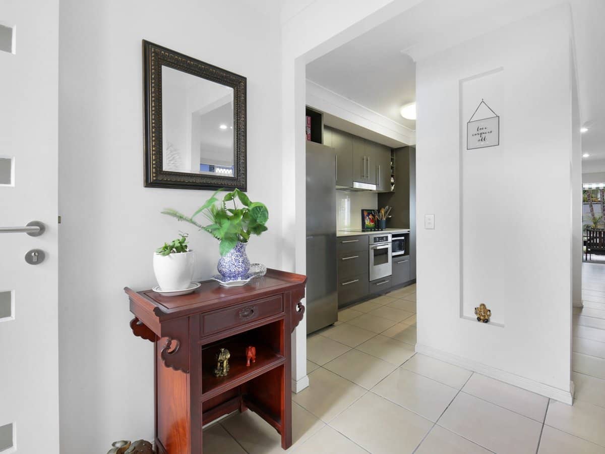 59 Venice Street, BURLEIGH WATERS - Thumbnail 13