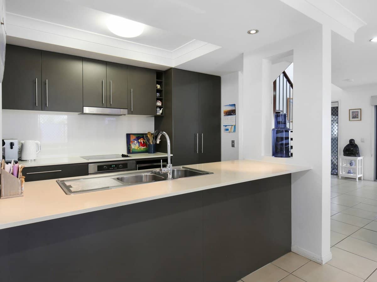 59 Venice Street, BURLEIGH WATERS - Thumbnail 15