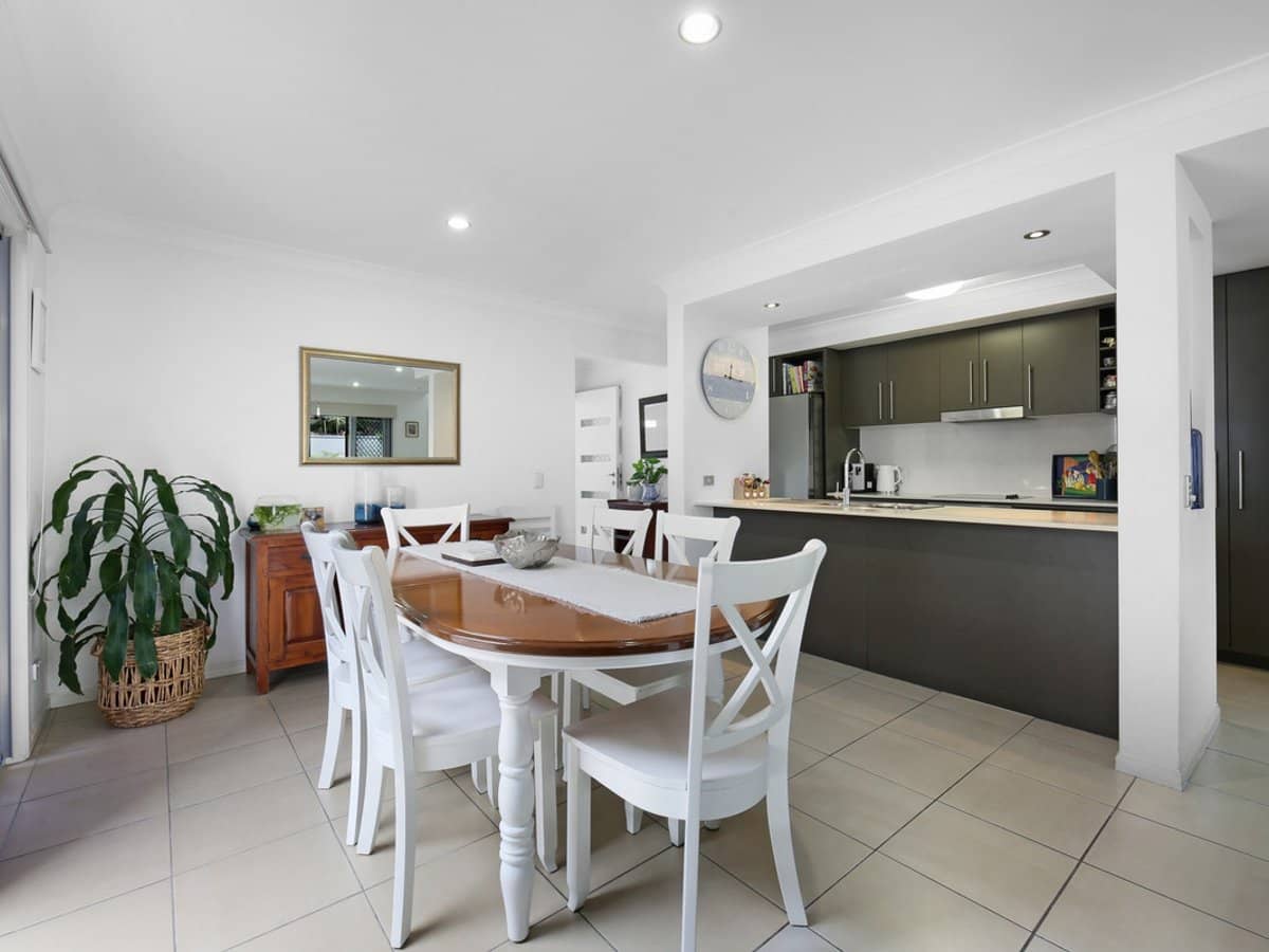 59 Venice Street, BURLEIGH WATERS - Thumbnail 16