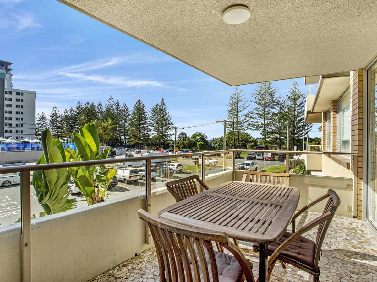 82 The Esplanade, Burleigh Heads - Thumbnail 1