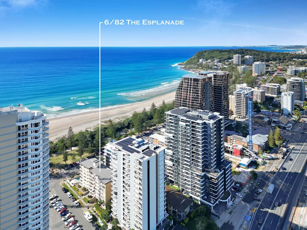 82 The Esplanade, Burleigh Heads - Thumbnail 2