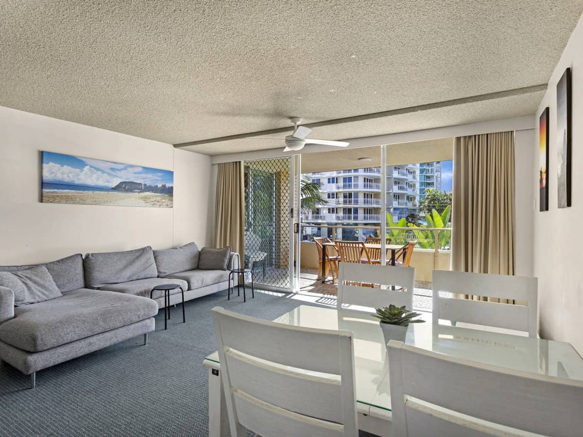 82 The Esplanade, Burleigh Heads - Thumbnail 5