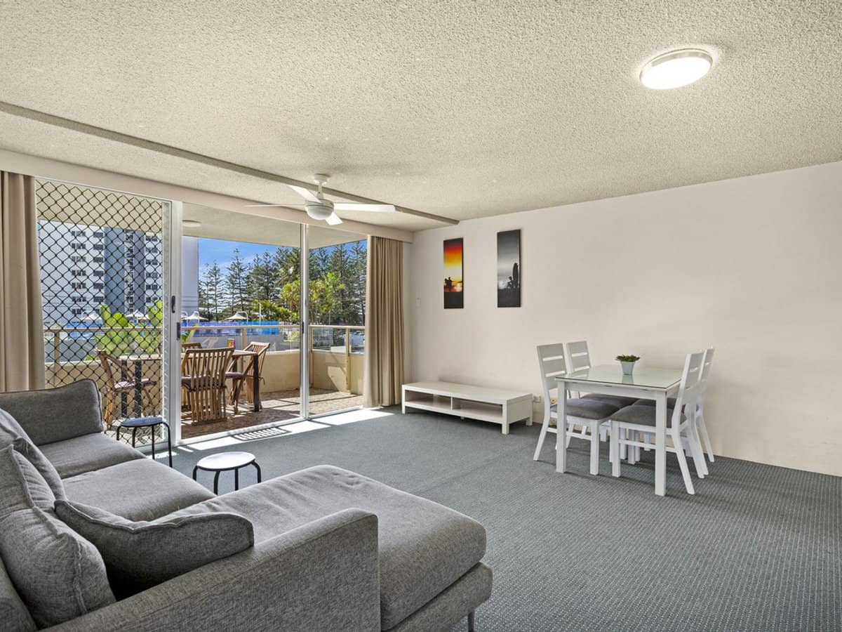 82 The Esplanade, Burleigh Heads - Thumbnail 6