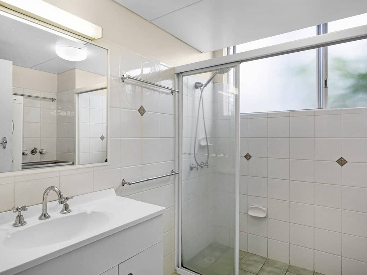 82 The Esplanade, Burleigh Heads - Thumbnail 8