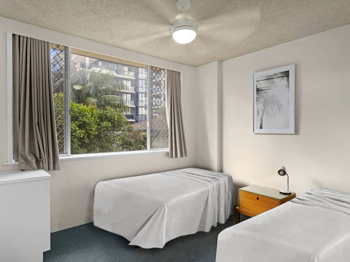 82 The Esplanade, Burleigh Heads - Thumbnail 9