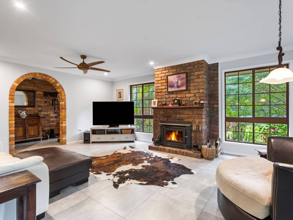 34 Lagoon Road, CARBROOK - Thumbnail 3