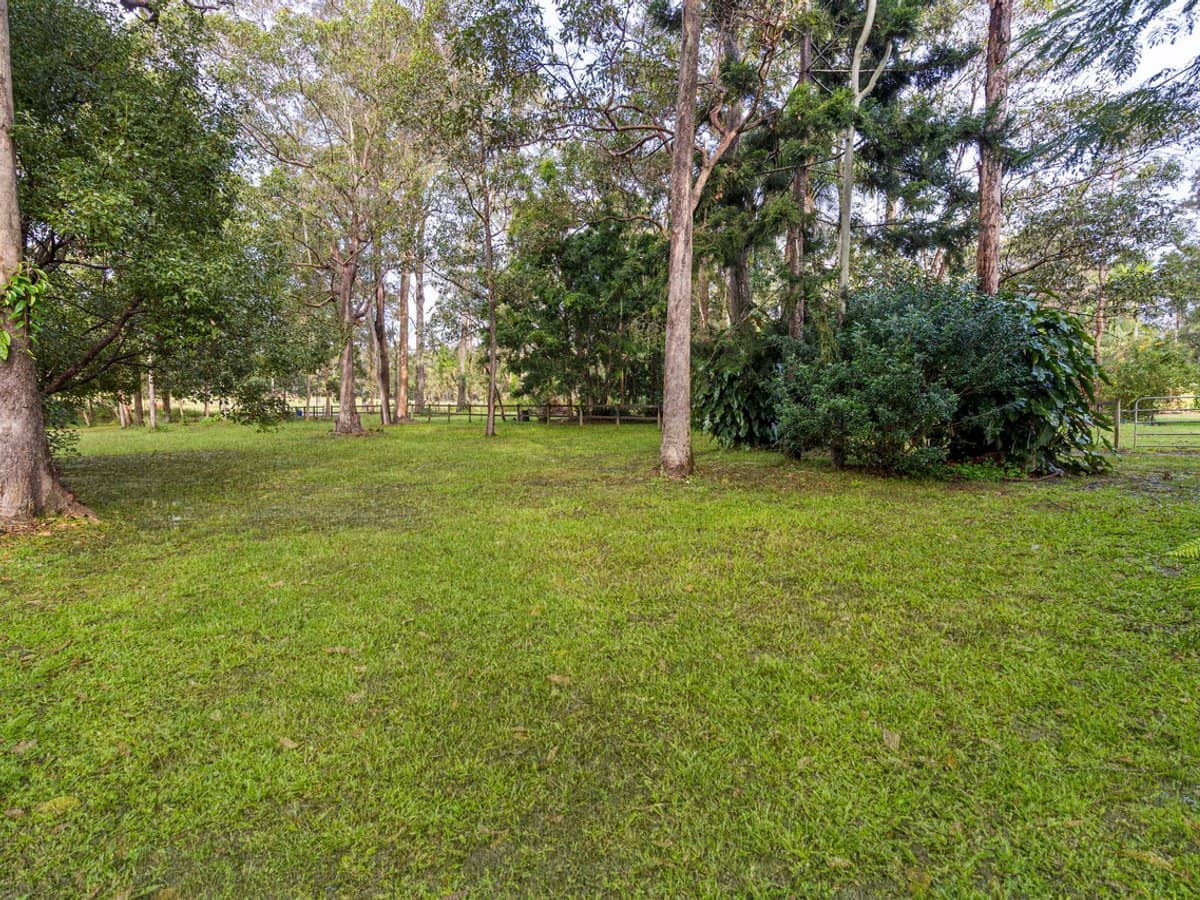 34 Lagoon Road, CARBROOK - Thumbnail 14