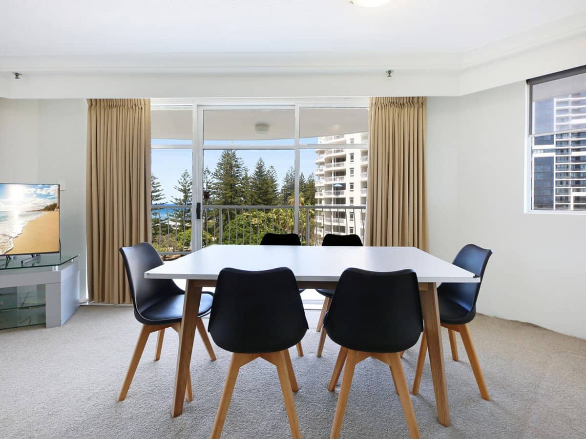 238 The Esplanade, Burleigh Heads - Thumbnail 5