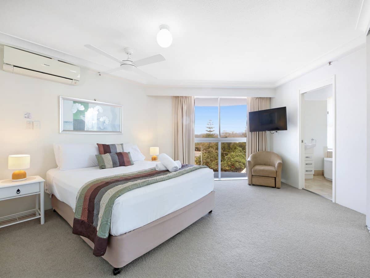 238 The Esplanade, Burleigh Heads - Thumbnail 9