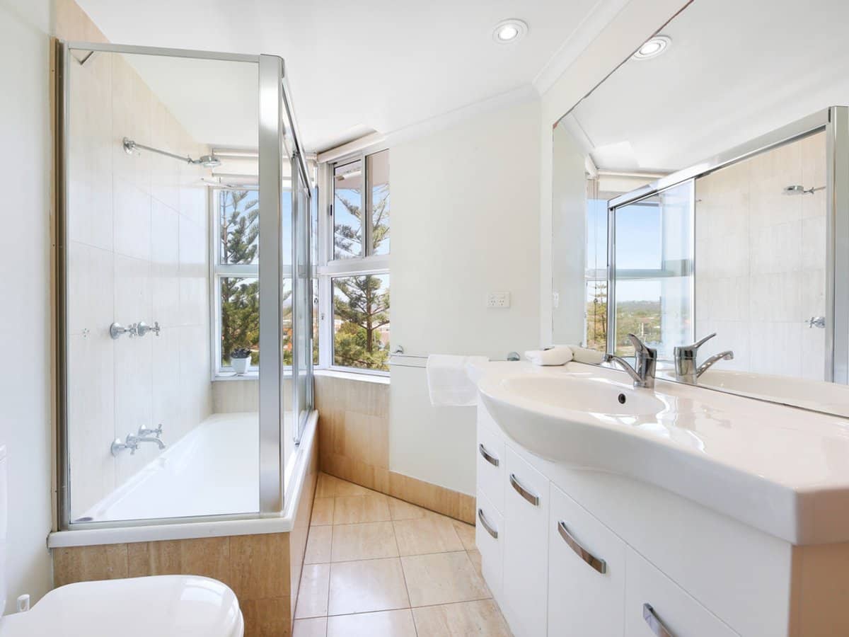 238 The Esplanade, Burleigh Heads - Thumbnail 13