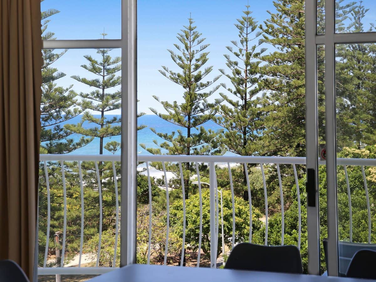 238 The Esplanade, Burleigh Heads - Thumbnail 16