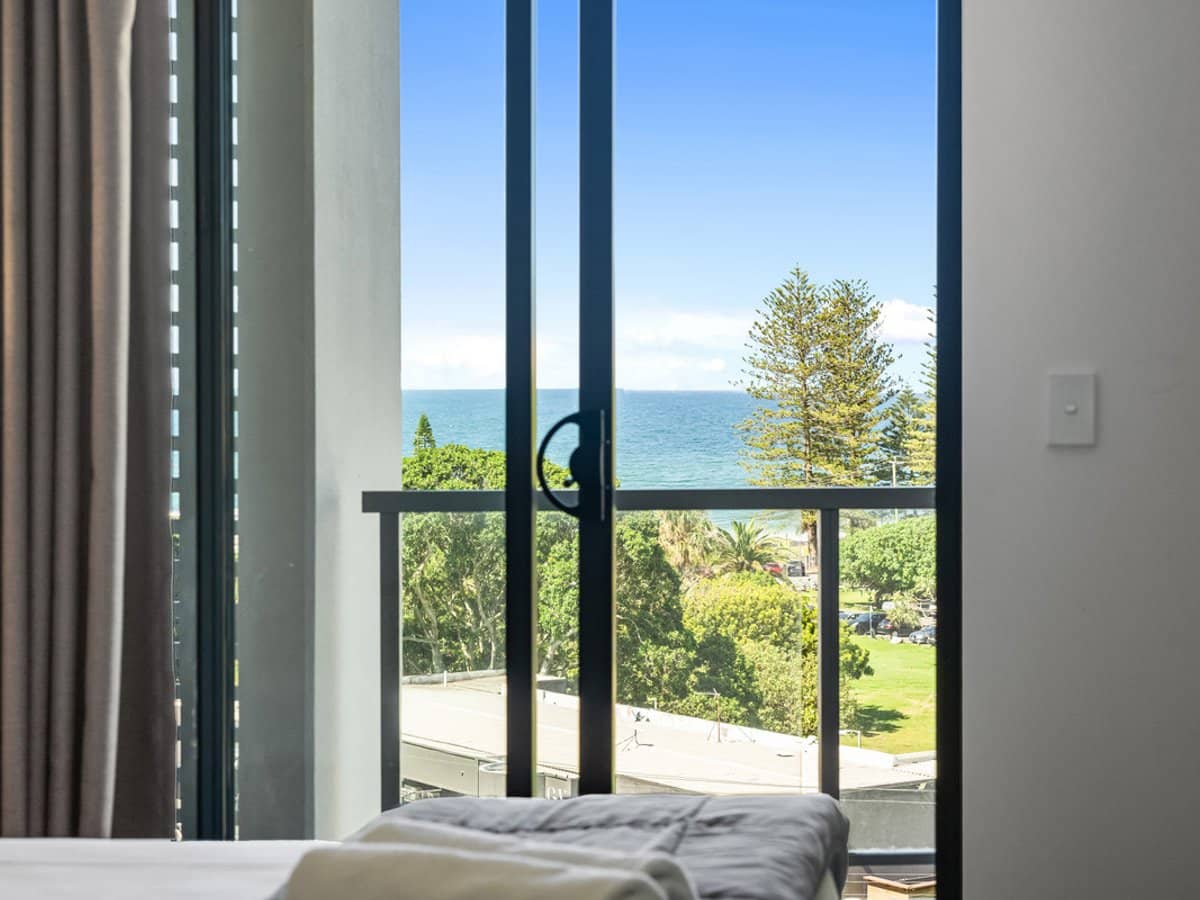 1 Ocean Street, BURLEIGH HEADS - Thumbnail 10