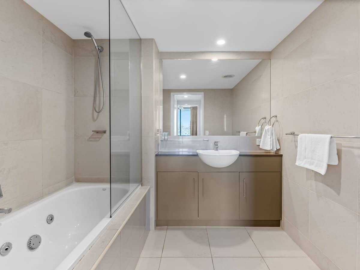 1 Ocean Street, BURLEIGH HEADS - Thumbnail 12