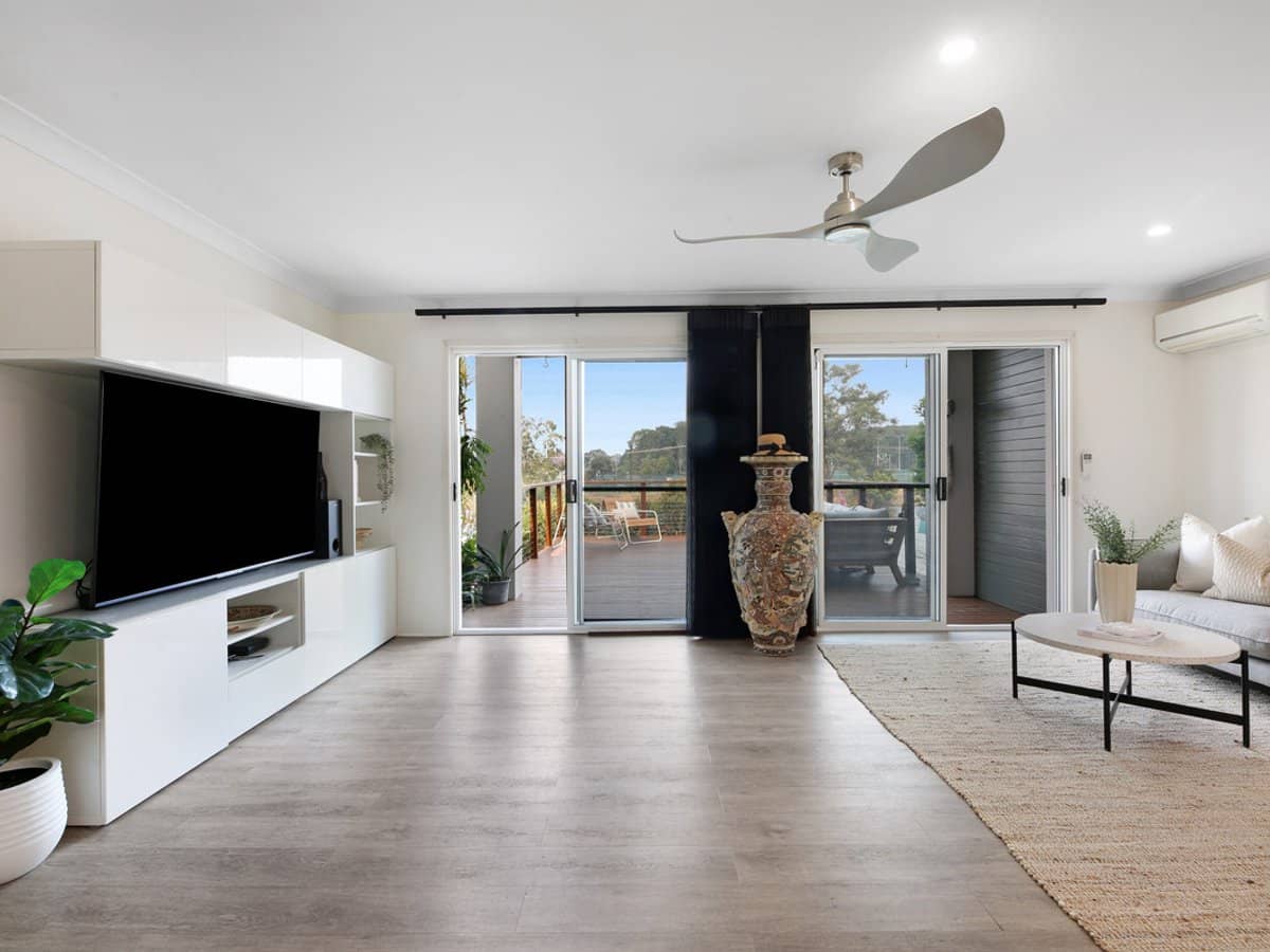 215 Cottesloe Drive, Mermaid Waters - Thumbnail 1