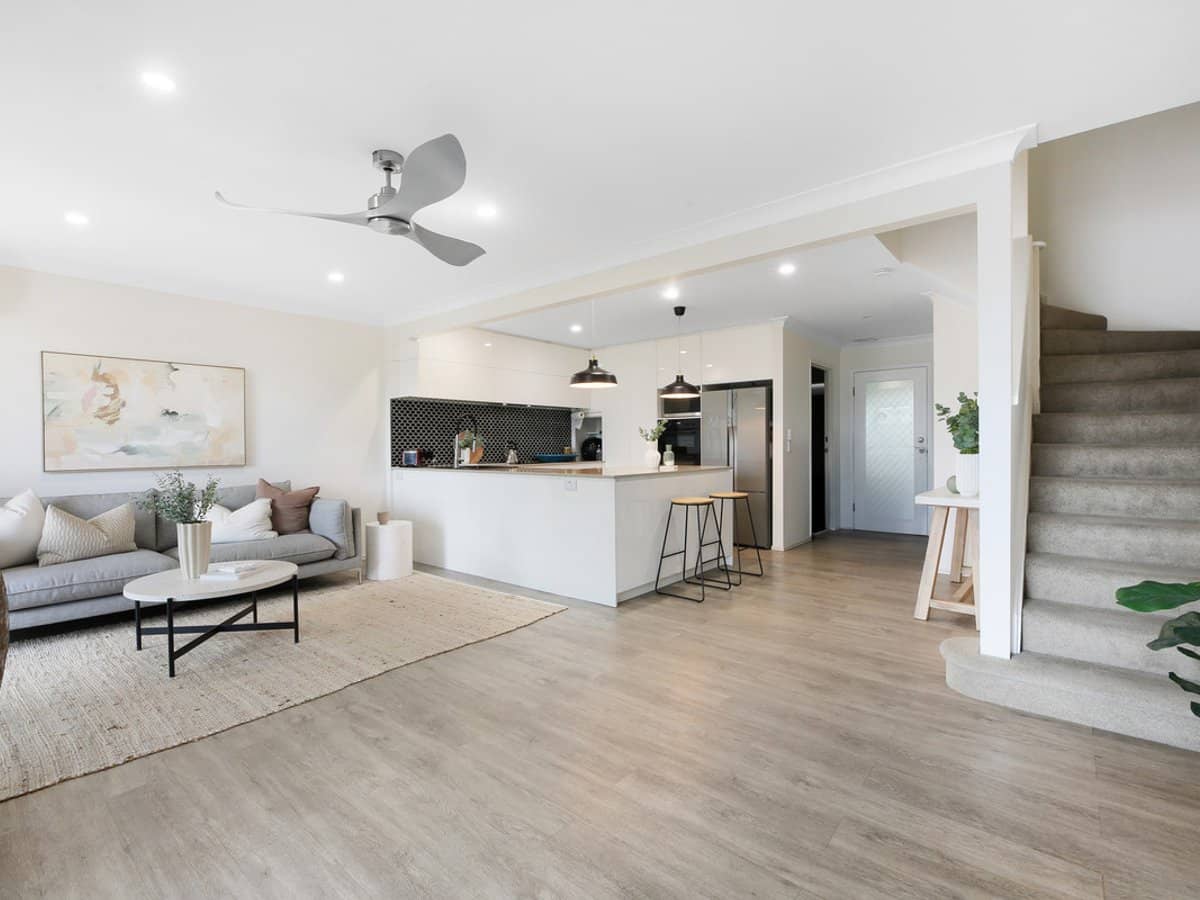 215 Cottesloe Drive, Mermaid Waters - Thumbnail 2