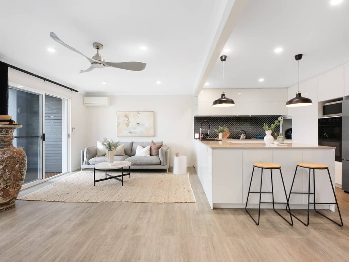 215 Cottesloe Drive, Mermaid Waters - Thumbnail 3