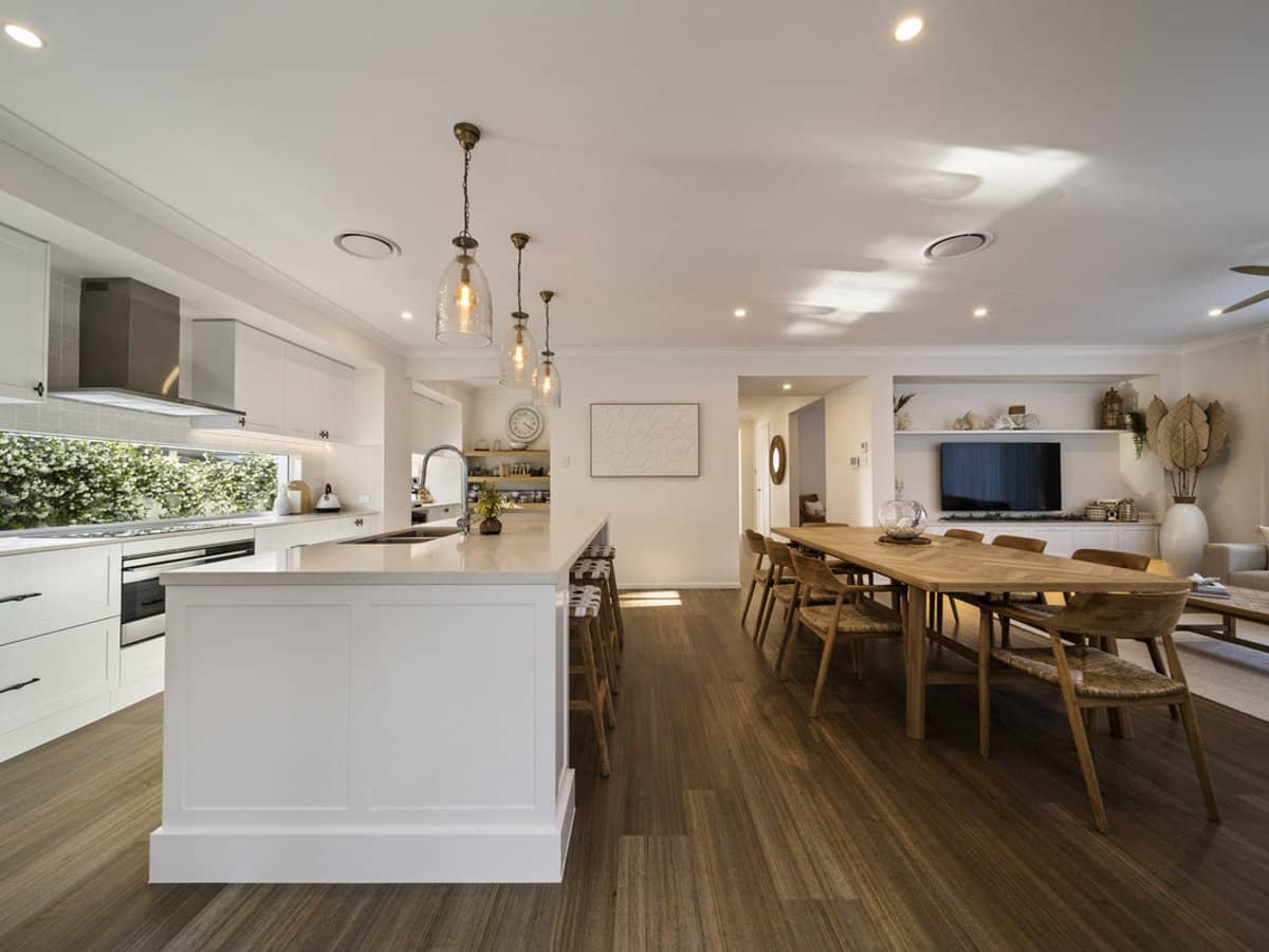 134 Acanthus Avenue, BURLEIGH WATERS - Thumbnail 7