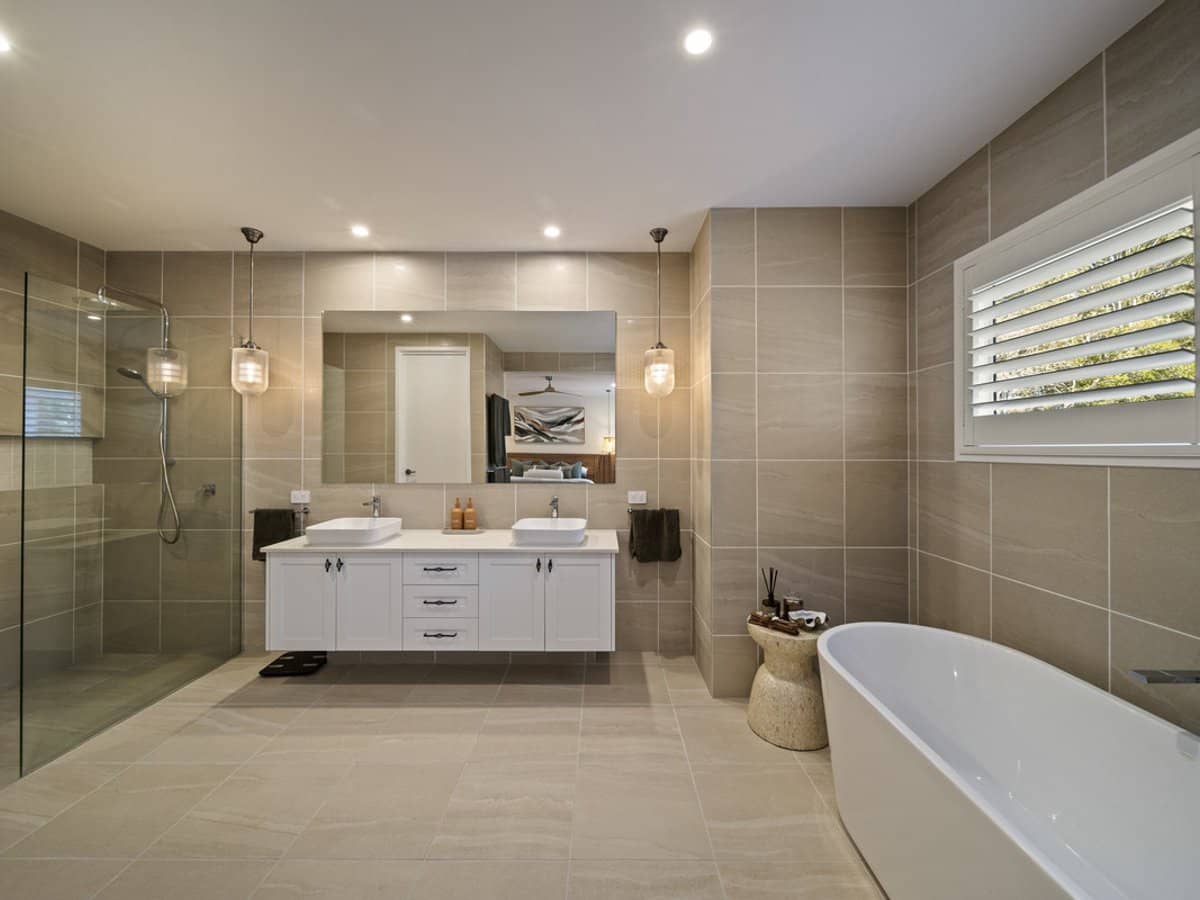 134 Acanthus Avenue, BURLEIGH WATERS - Thumbnail 20