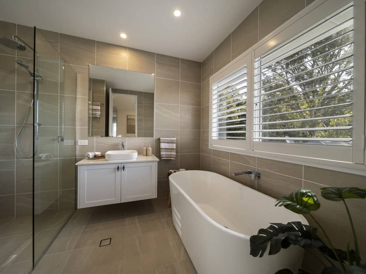 134 Acanthus Avenue, BURLEIGH WATERS - Thumbnail 23