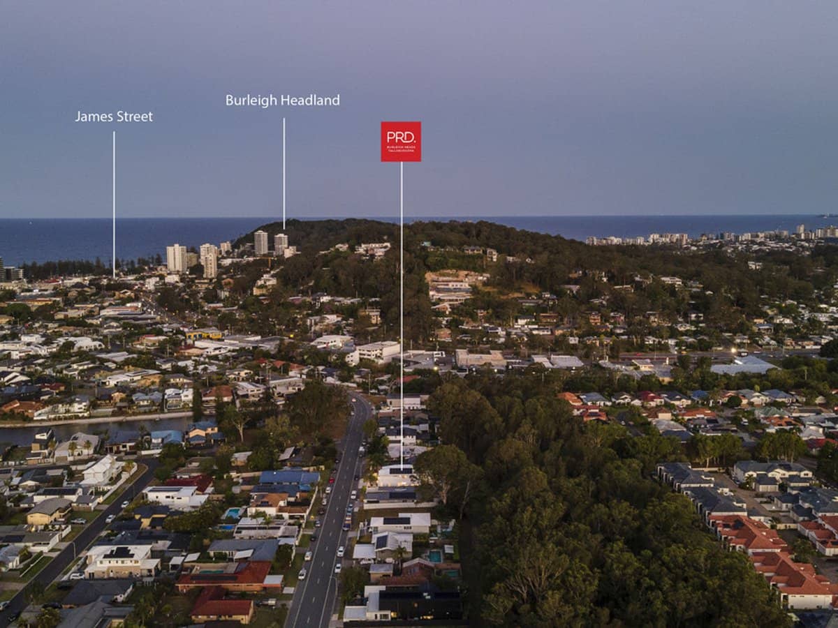 134 Acanthus Avenue, BURLEIGH WATERS - Thumbnail 30