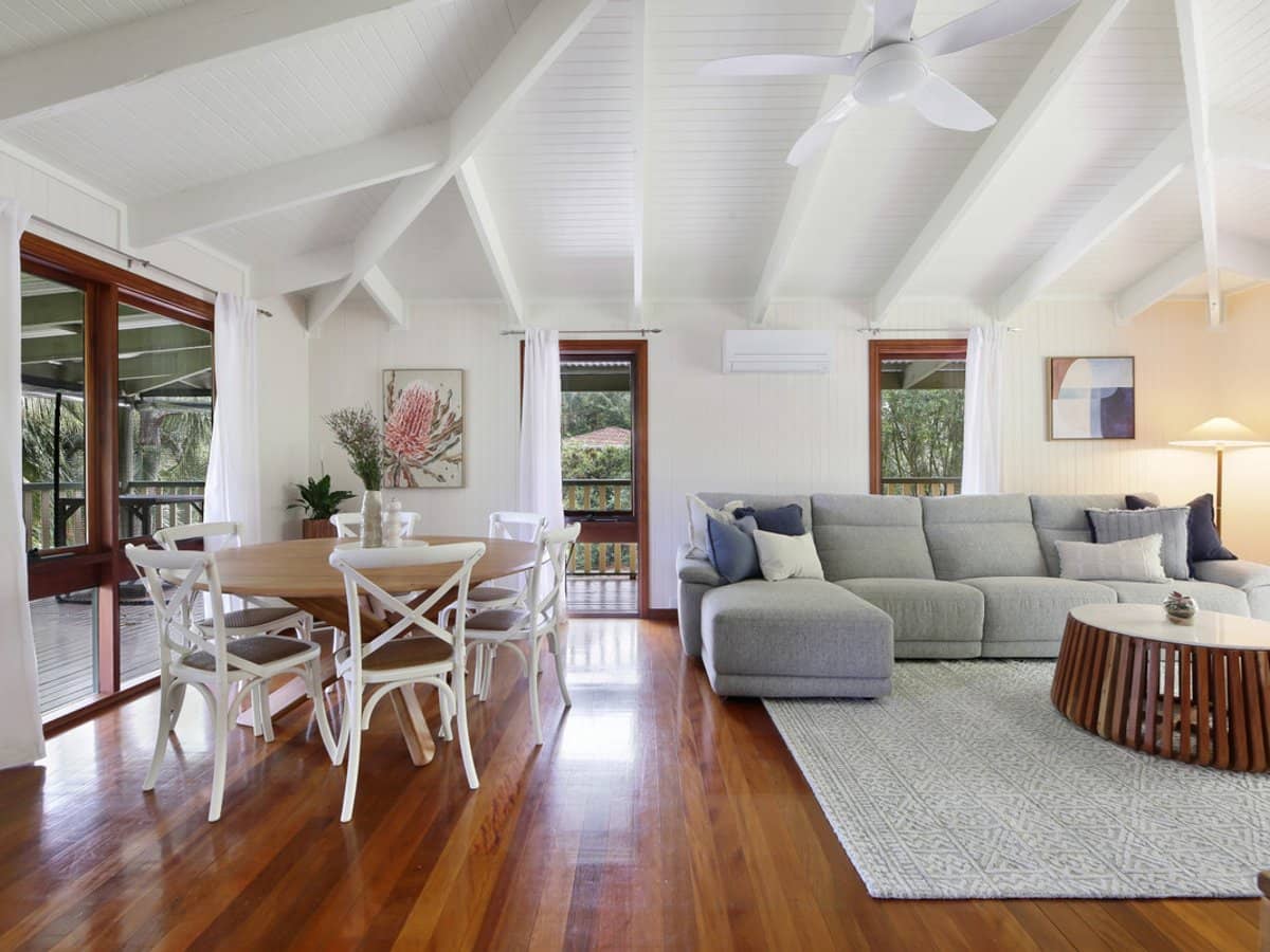 2 Ronelle Court, TALLEBUDGERA - Thumbnail 2