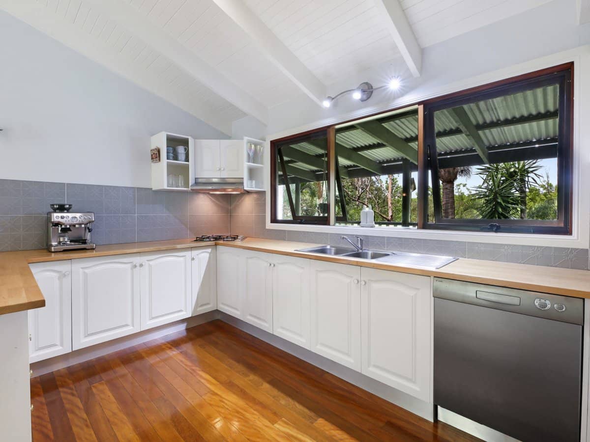 2 Ronelle Court, TALLEBUDGERA - Thumbnail 5