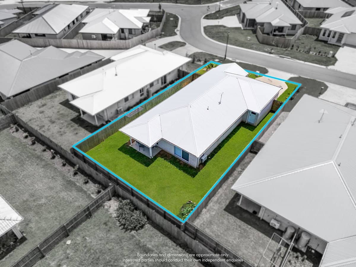 8 Alexander Place, Gleneagle - Thumbnail 2