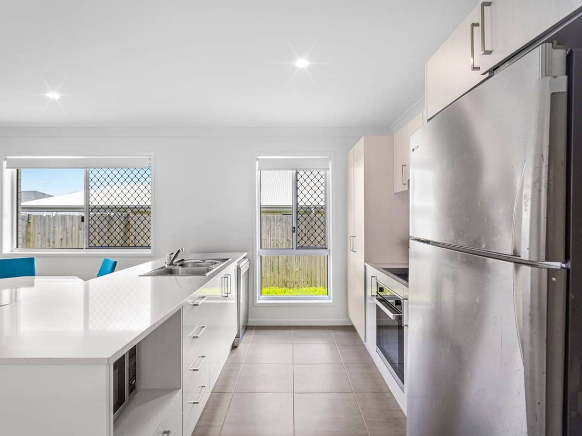 8 Alexander Place, Gleneagle - Thumbnail 3