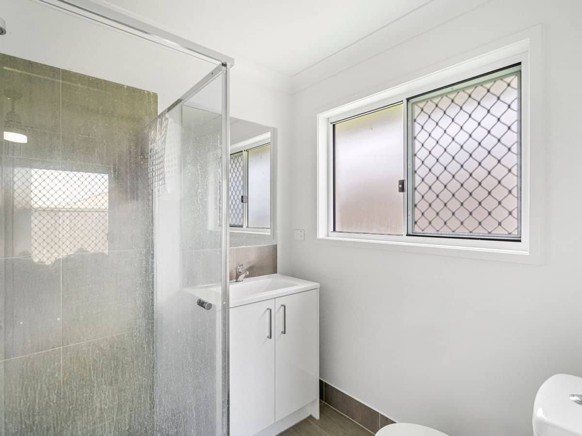 8 Alexander Place, Gleneagle - Thumbnail 9