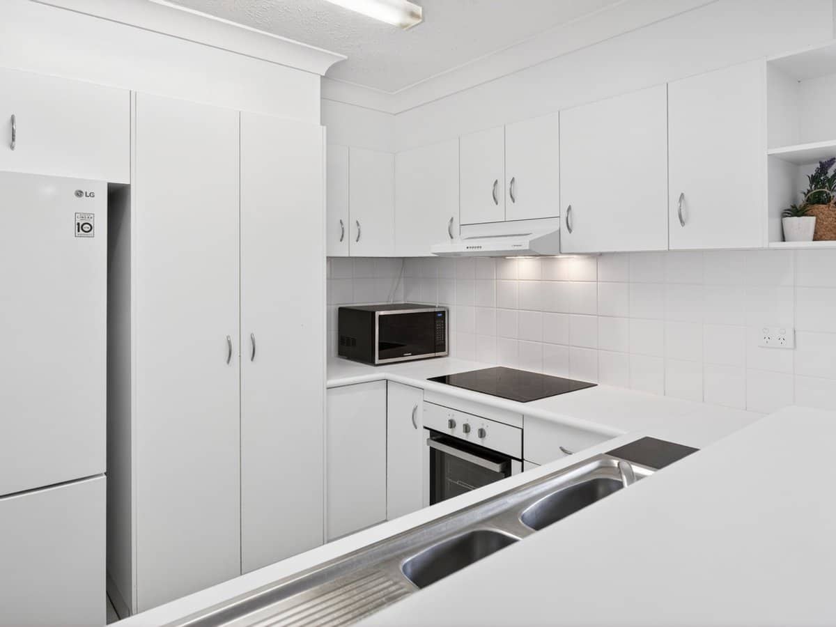 12D Breakers North 50 Old Burleigh Road, SURFERS PARADISE - Thumbnail 11