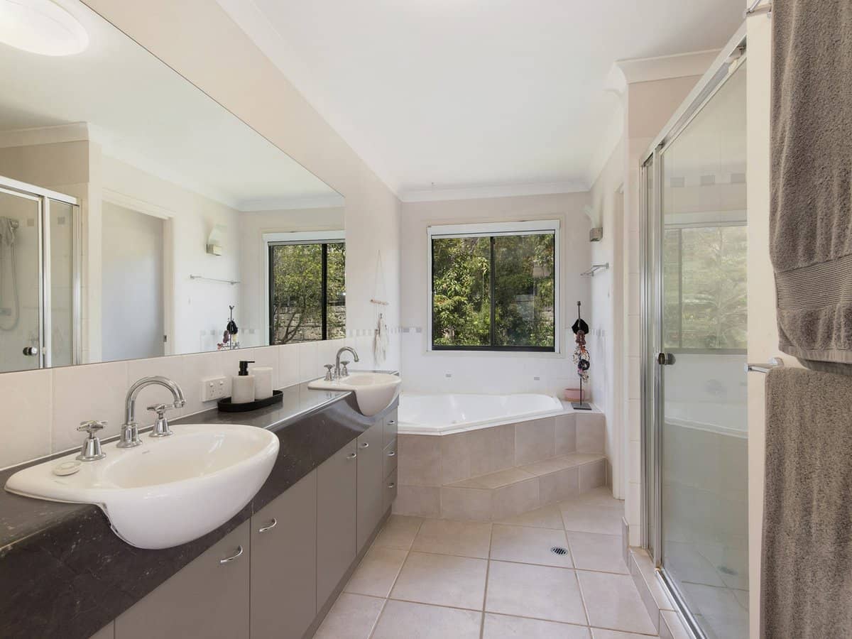 21 Highclare Court, LITTLE MOUNTAIN - Thumbnail 5