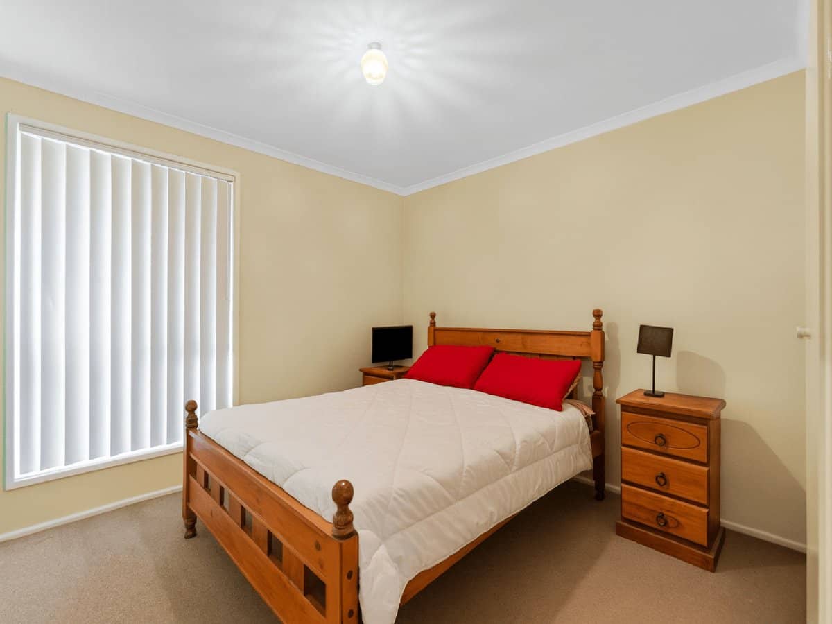 94 Queens Road, SLACKS CREEK - Thumbnail 10