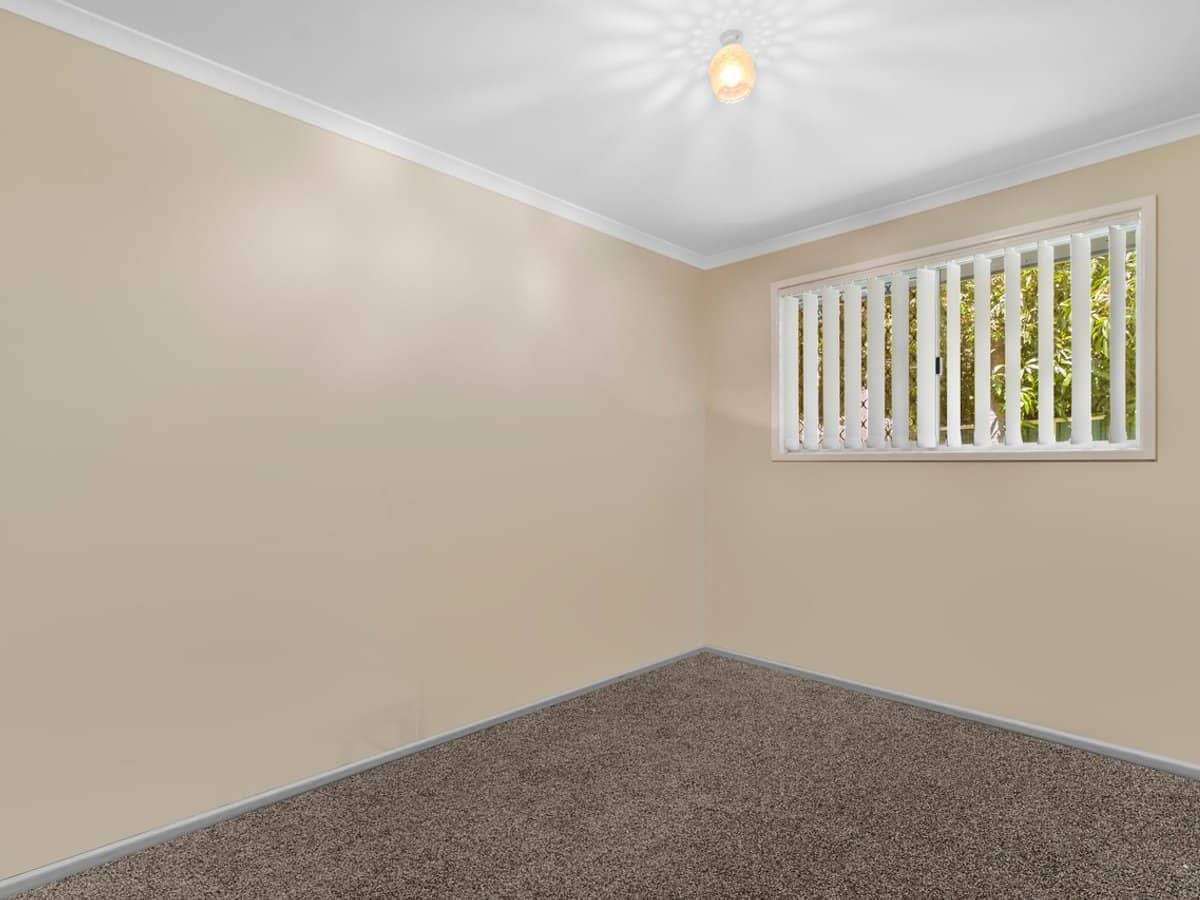 94 Queens Road, SLACKS CREEK - Thumbnail 11