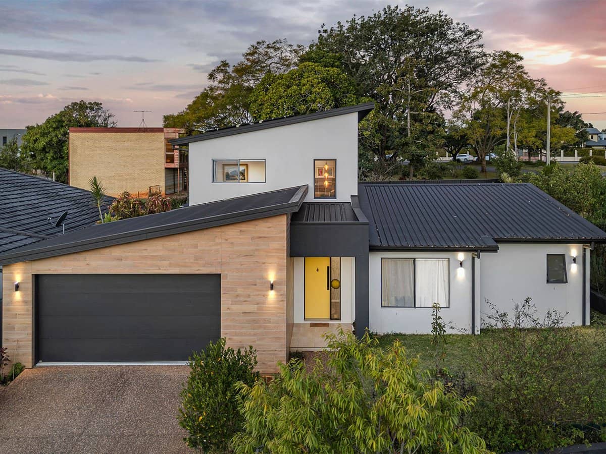 3 Splendid Drive, BRIDGEMAN DOWNS - Thumbnail 1