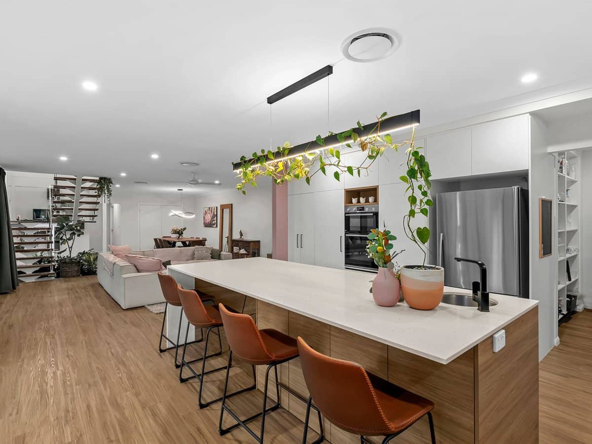 3 Splendid Drive, BRIDGEMAN DOWNS - Thumbnail 4