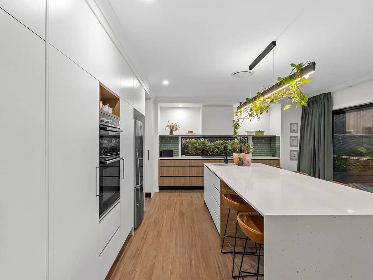 3 Splendid Drive, BRIDGEMAN DOWNS - Thumbnail 5