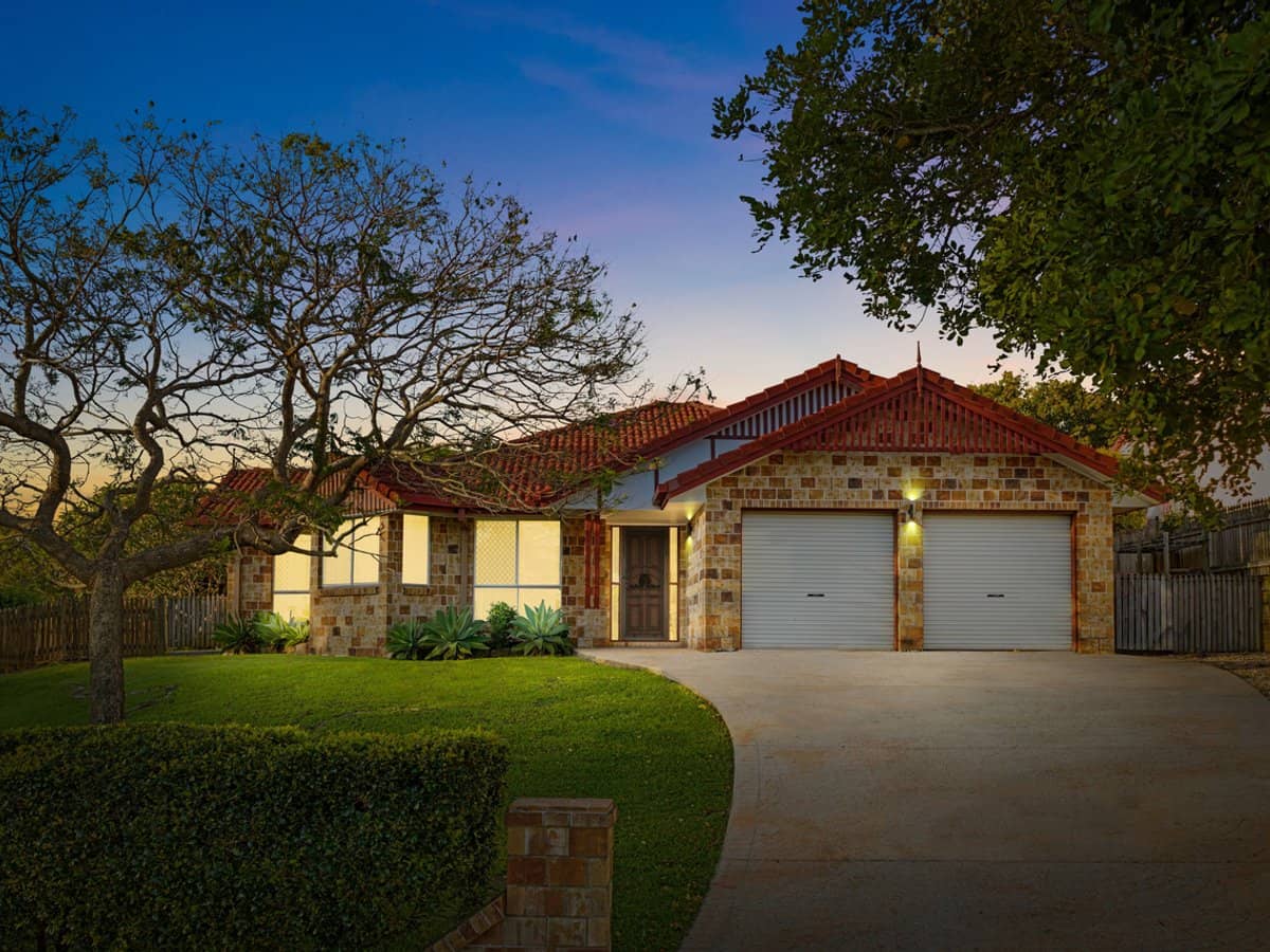 4 Gemini Place, Bridgeman Downs - Thumbnail 1