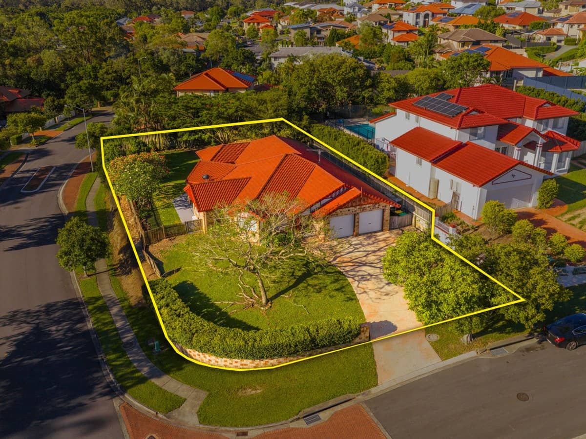 4 Gemini Place, Bridgeman Downs - Thumbnail 2