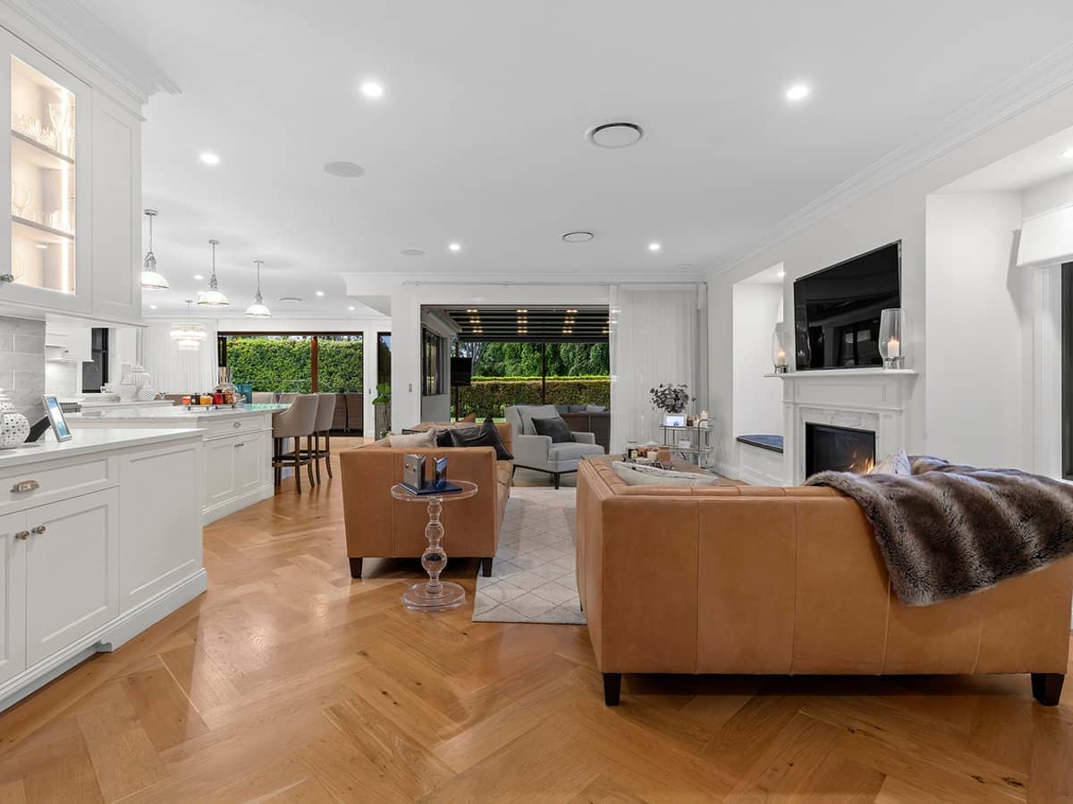 95 Tiverton Place, BRIDGEMAN DOWNS - Thumbnail 8