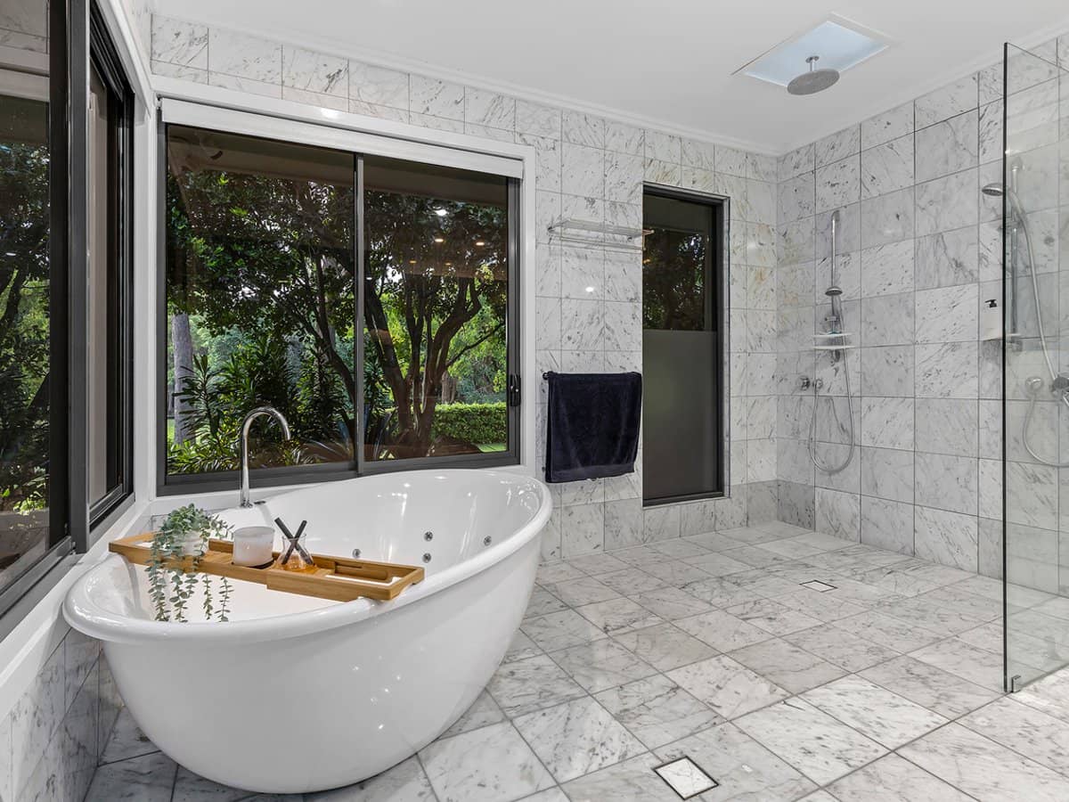 95 Tiverton Place, BRIDGEMAN DOWNS - Thumbnail 19