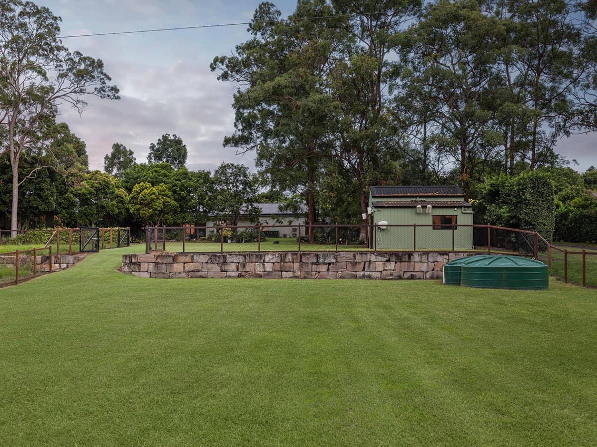 95 Tiverton Place, BRIDGEMAN DOWNS - Thumbnail 32