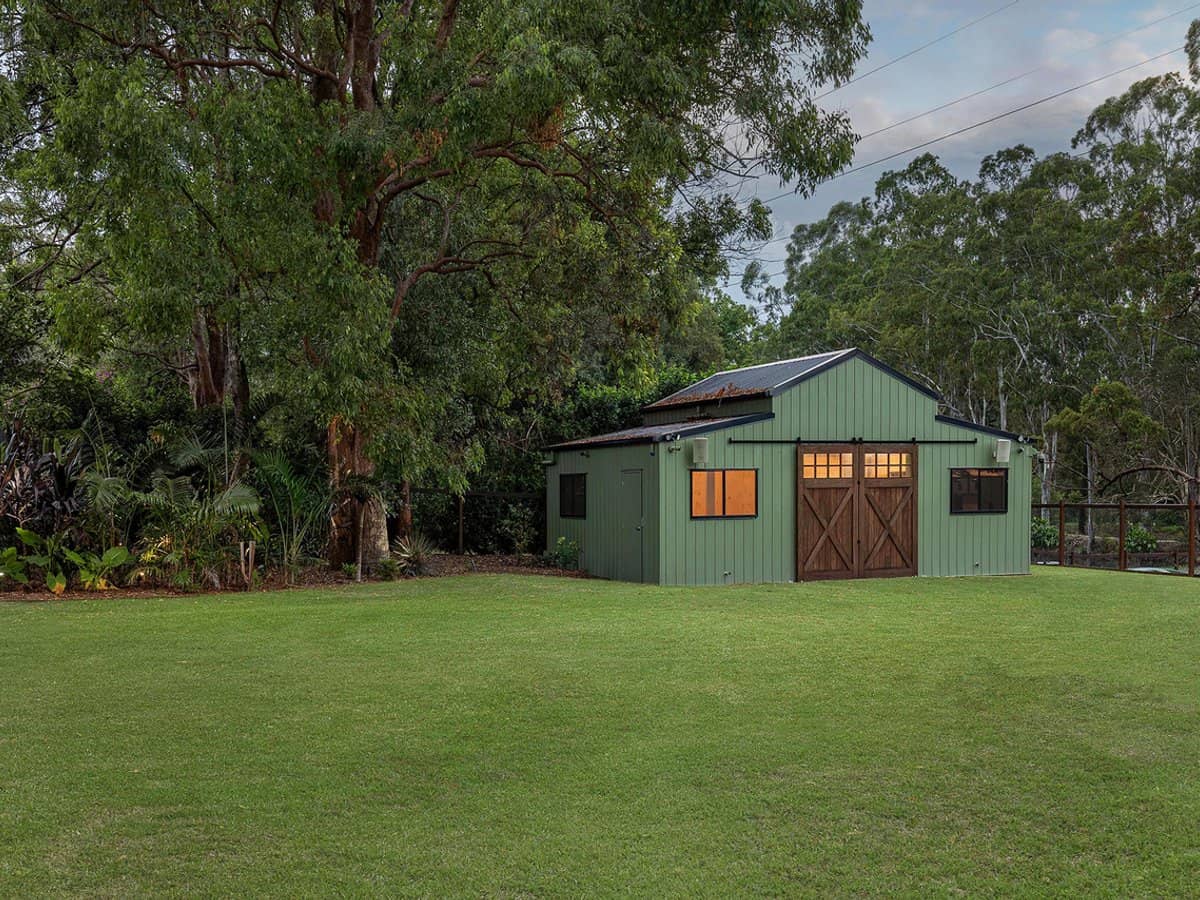 95 Tiverton Place, BRIDGEMAN DOWNS - Thumbnail 33