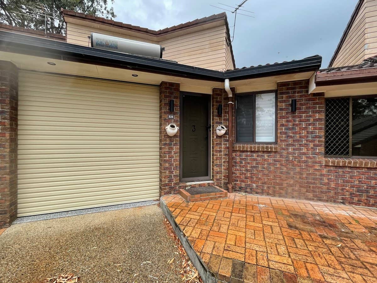 93 Barbaralla Drive, SPRINGWOOD - Thumbnail 1