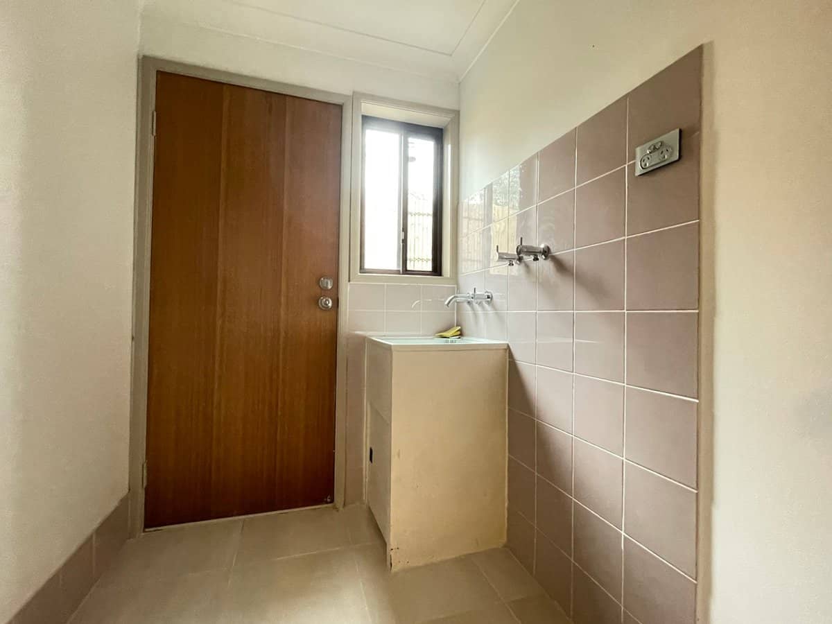 93 Barbaralla Drive, SPRINGWOOD - Thumbnail 10