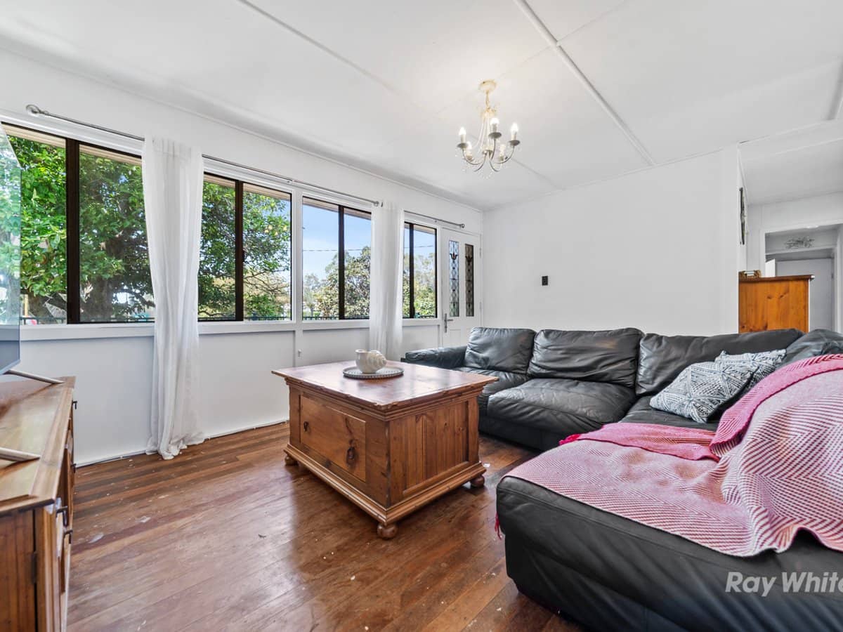 157 Kianawah Road, WYNNUM WEST - Thumbnail 8