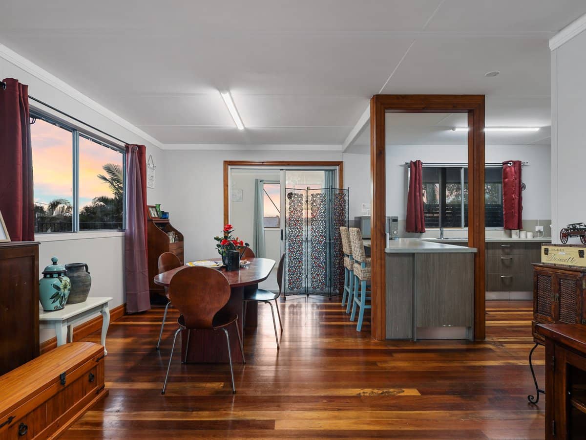 27 Gillian Street, BEACHMERE - Thumbnail 6