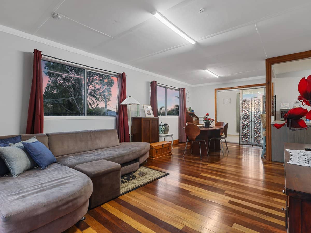 27 Gillian Street, BEACHMERE - Thumbnail 9