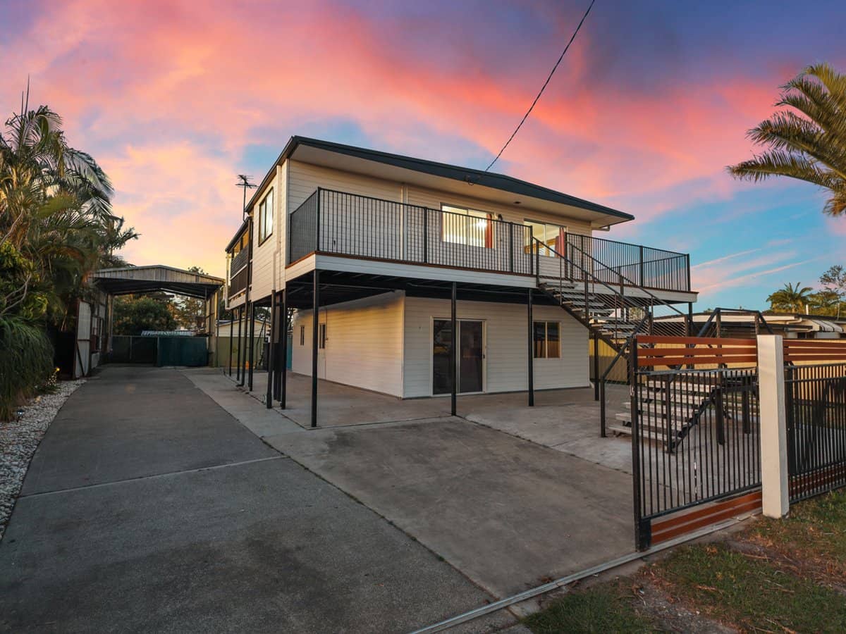 27 Gillian Street, BEACHMERE - Thumbnail 14