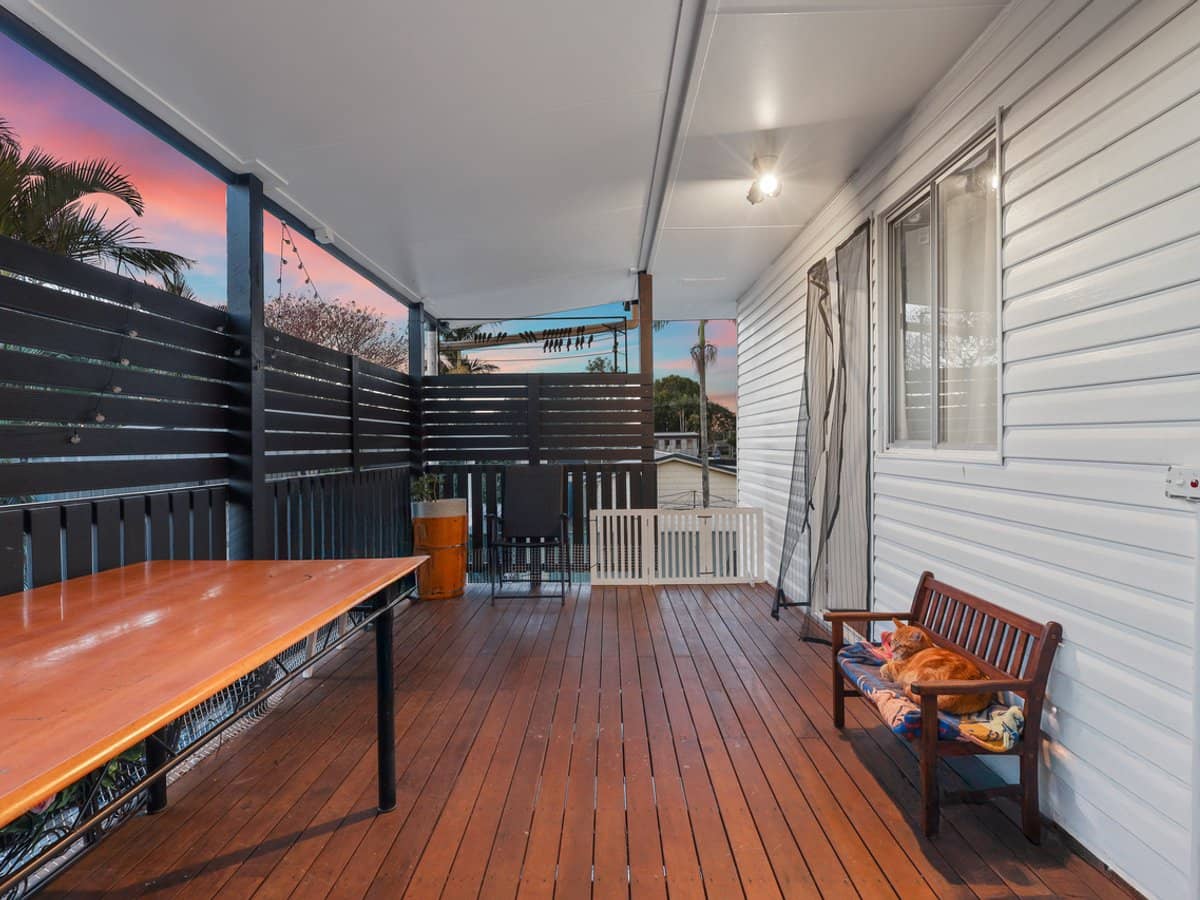 27 Gillian Street, BEACHMERE - Thumbnail 16